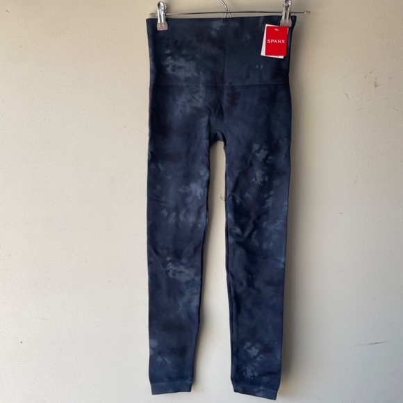 SPANX EcoCare Look At Me Now Tie Dye Deep Blue tummy control Legging NWT - Picture 5 of 10